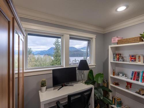 6152 Highmoor Place, Sechelt, BC 