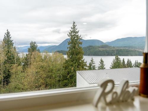 6152 Highmoor Place, Sechelt, BC 