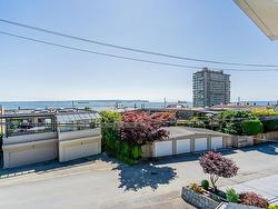 2336 MARINE DRIVE  West Vancouver, BC V7V 1K8