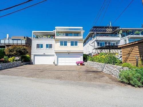 2336 Marine Drive, West Vancouver, BC 