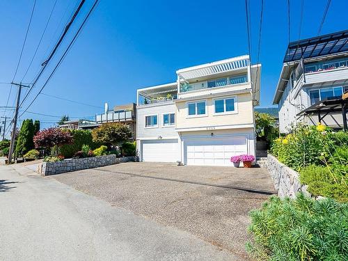 2336 Marine Drive, West Vancouver, BC 