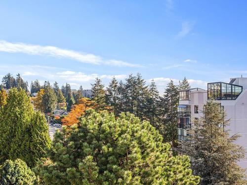 702 1341 Clyde Avenue, West Vancouver, BC 