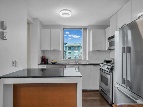 605 151 W 2Nd Street, North Vancouver, BC 