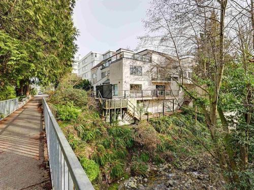 1 1786 Esquimalt Avenue, West Vancouver, BC 