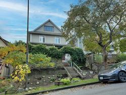 830 14TH EAST AVENUE  Vancouver, BC V5T 2N6