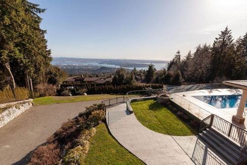 1167 Eyremount Drive, West Vancouver, BC 