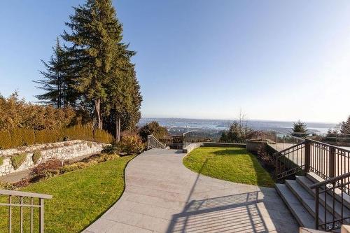 1167 Eyremount Drive, West Vancouver, BC 