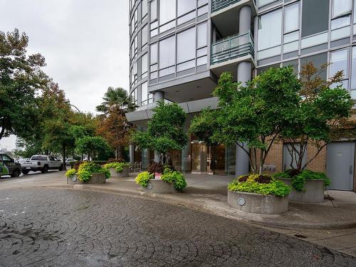 1033 Marinaside Crescent, Vancouver, BC 