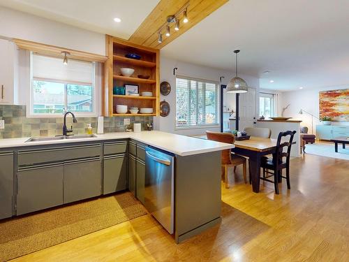 5762 Surf Circle, Sechelt, BC 