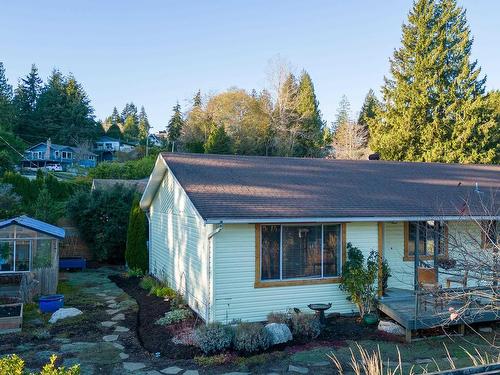 5762 Surf Circle, Sechelt, BC 