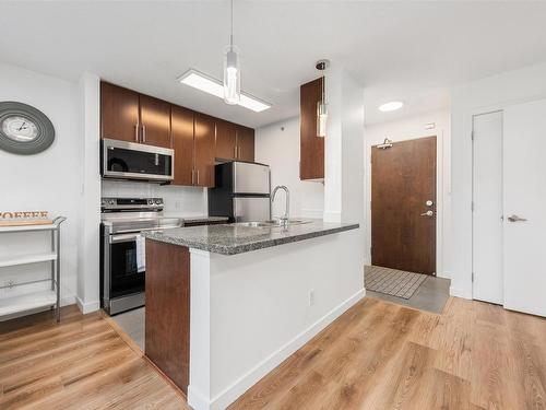 907 688 Abbott Street, Vancouver, BC 