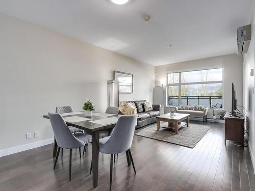 301 4570 Hastings Street, Burnaby, BC 