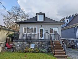 4460 WALDEN STREET  Vancouver, BC V5V 3S3