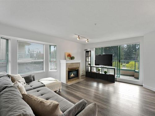 404W 3061 Glen Drive, Coquitlam, BC 