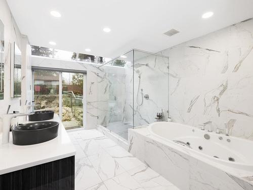 3722 Southridge Place, West Vancouver, BC 