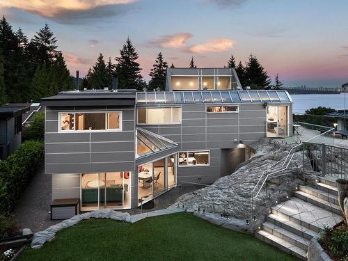 3722 Southridge Place, West Vancouver, BC 