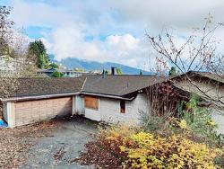 1318 CRESTWELL ROAD  West Vancouver, BC V7S 2P2