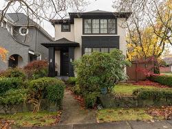 4598 W 7TH AVENUE  Vancouver, BC V6R 1X3