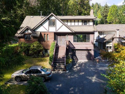 864 Wellington Drive, North Vancouver, BC 