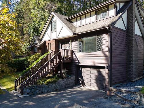 864 Wellington Drive, North Vancouver, BC 