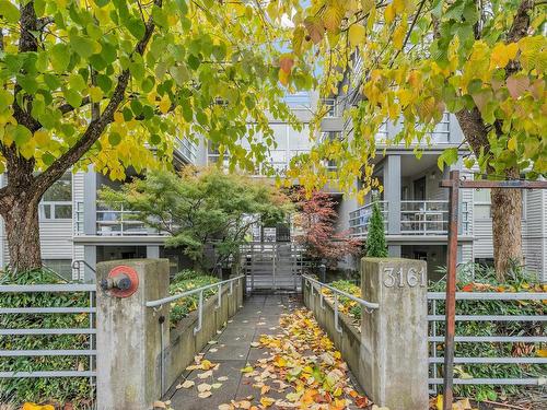 205 3161 W 4Th Avenue, Vancouver, BC 