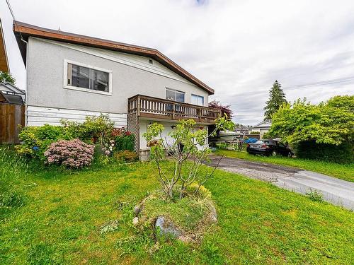 1031 Stewart Avenue, Coquitlam, BC 