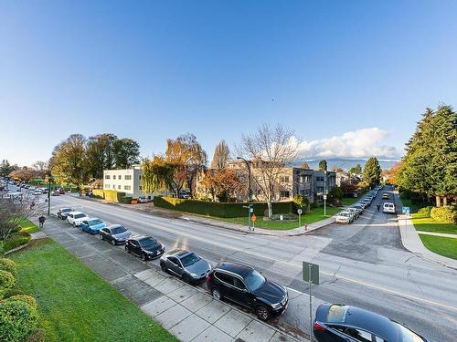 303 2040 Cornwall Avenue, Vancouver, BC 