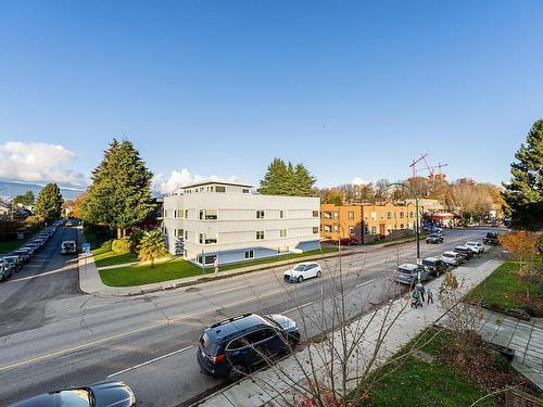 303 2040 Cornwall Avenue, Vancouver, BC 