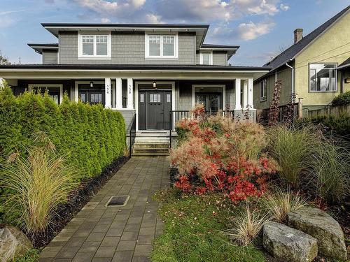 338 E 9Th Street, North Vancouver, BC 