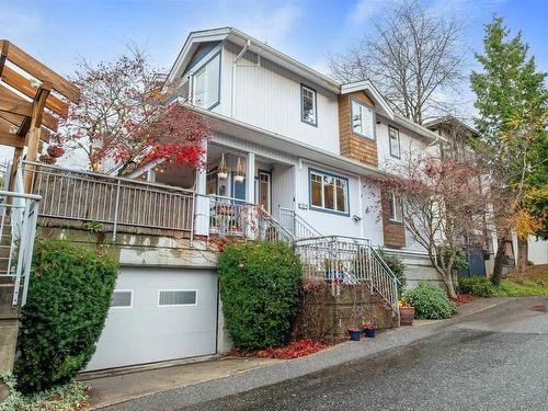 4 1940 Chesterfield Avenue, North Vancouver, BC 