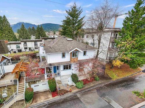 4 1940 Chesterfield Avenue, North Vancouver, BC 