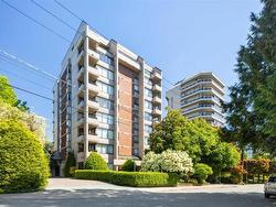 702 1737 DUCHESS AVENUE  West Vancouver, BC V7V 1P8