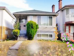 5530 COLLEGE STREET  Vancouver, BC V5R 3Z7