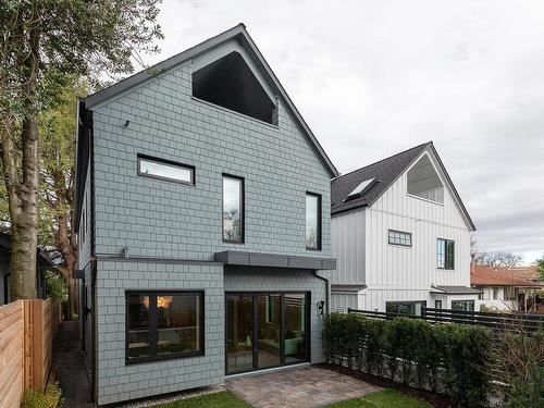 B 3858 W 13Th Avenue, Vancouver, BC 