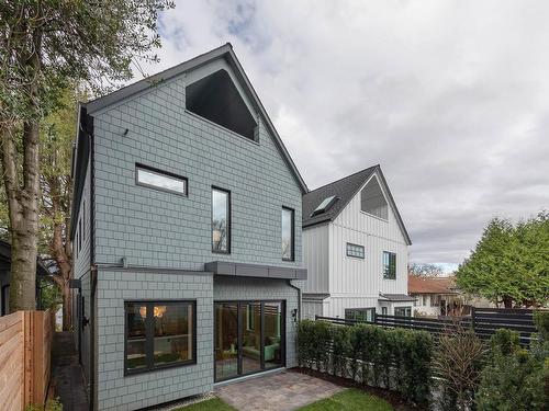 B 3858 W 13Th Avenue, Vancouver, BC 