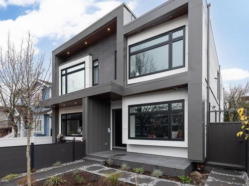 216 E 16Th Avenue, Vancouver, BC 