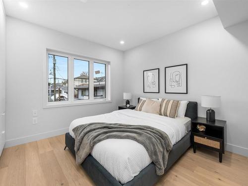 2 3565 Triumph Street, Vancouver, BC 