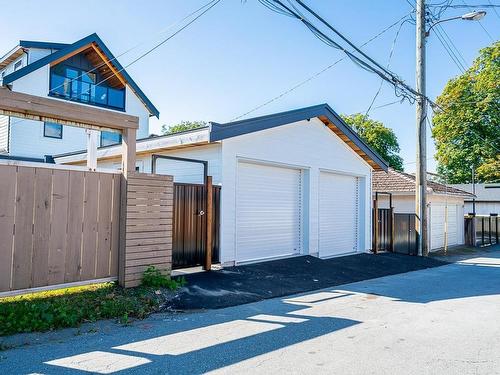 2 2623 Triumph Street, Vancouver, BC 