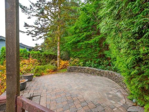 1605 Lockehaven Road, North Vancouver, BC 