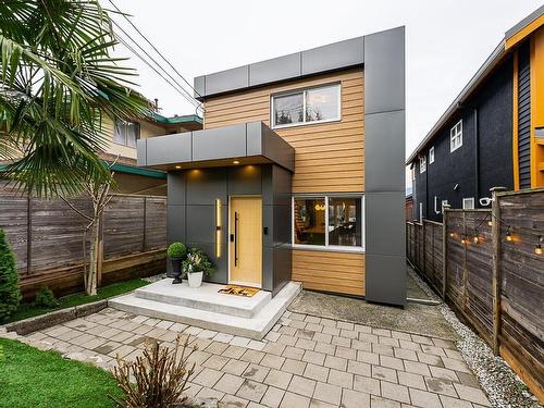 6341 Argyle Avenue, West Vancouver, BC 