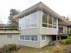 6295 ST. GEORGES AVENUE  West Vancouver, BC V7W 1Z8