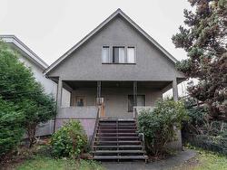 1832 NAPIER STREET  Vancouver, BC V5L 2N3