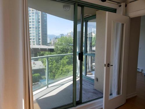 601 907 Beach Avenue, Vancouver, BC 