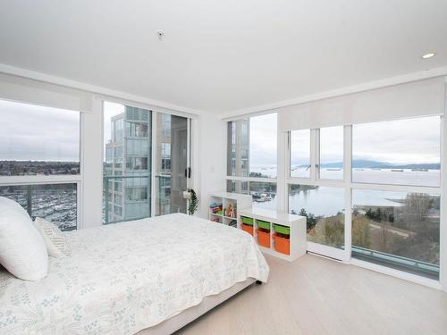 2201 907 Beach Avenue, Vancouver, BC 