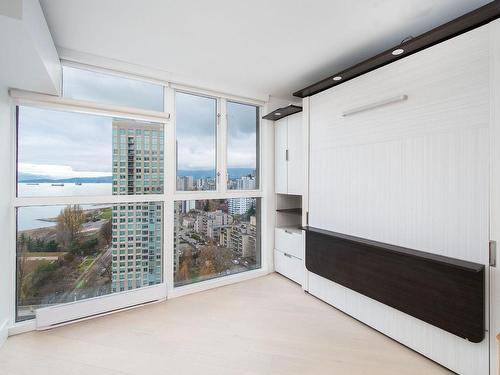 2201 907 Beach Avenue, Vancouver, BC 