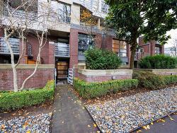 106 2137 W 10TH AVENUE  Vancouver, BC V6K 4W4