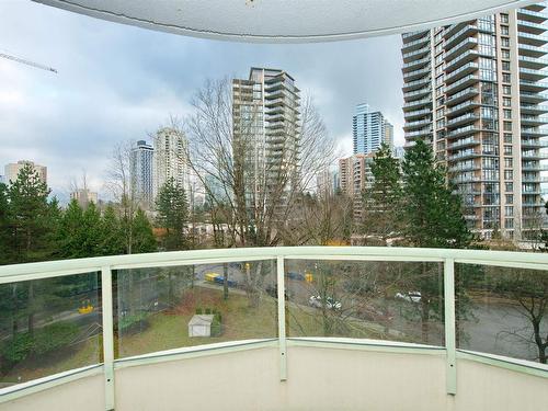 606 6188 Patterson Avenue, Burnaby, BC 