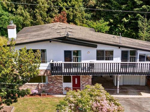 5218 Radcliffe Road, Sechelt, BC 