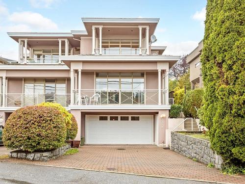 2350 Marine Drive, West Vancouver, BC 