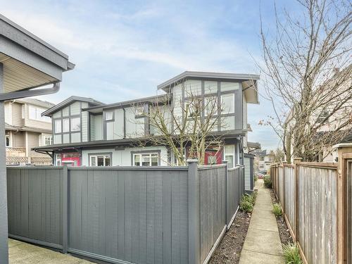 3 420 W Keith Road, North Vancouver, BC 